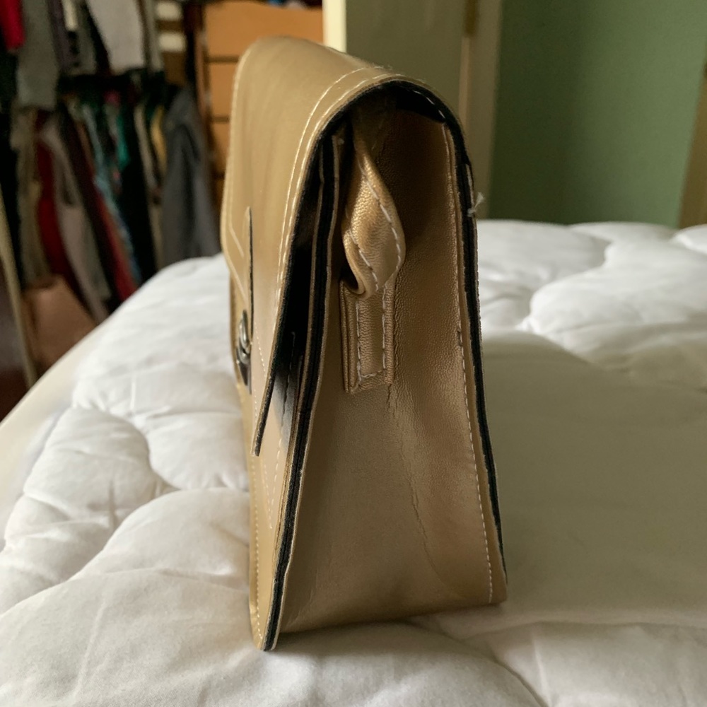 Purse - Picture 2 of 3
